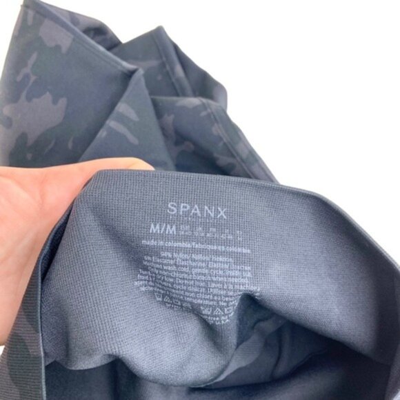 Spanx Black Grey Camo Look At Me Now Leggings - Picture 4 of 5